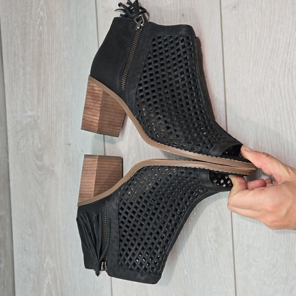 Vince Camuto Women Tresin Leather Ankle Open Toe Heels shoes sz 8M - Picture 8 of 10